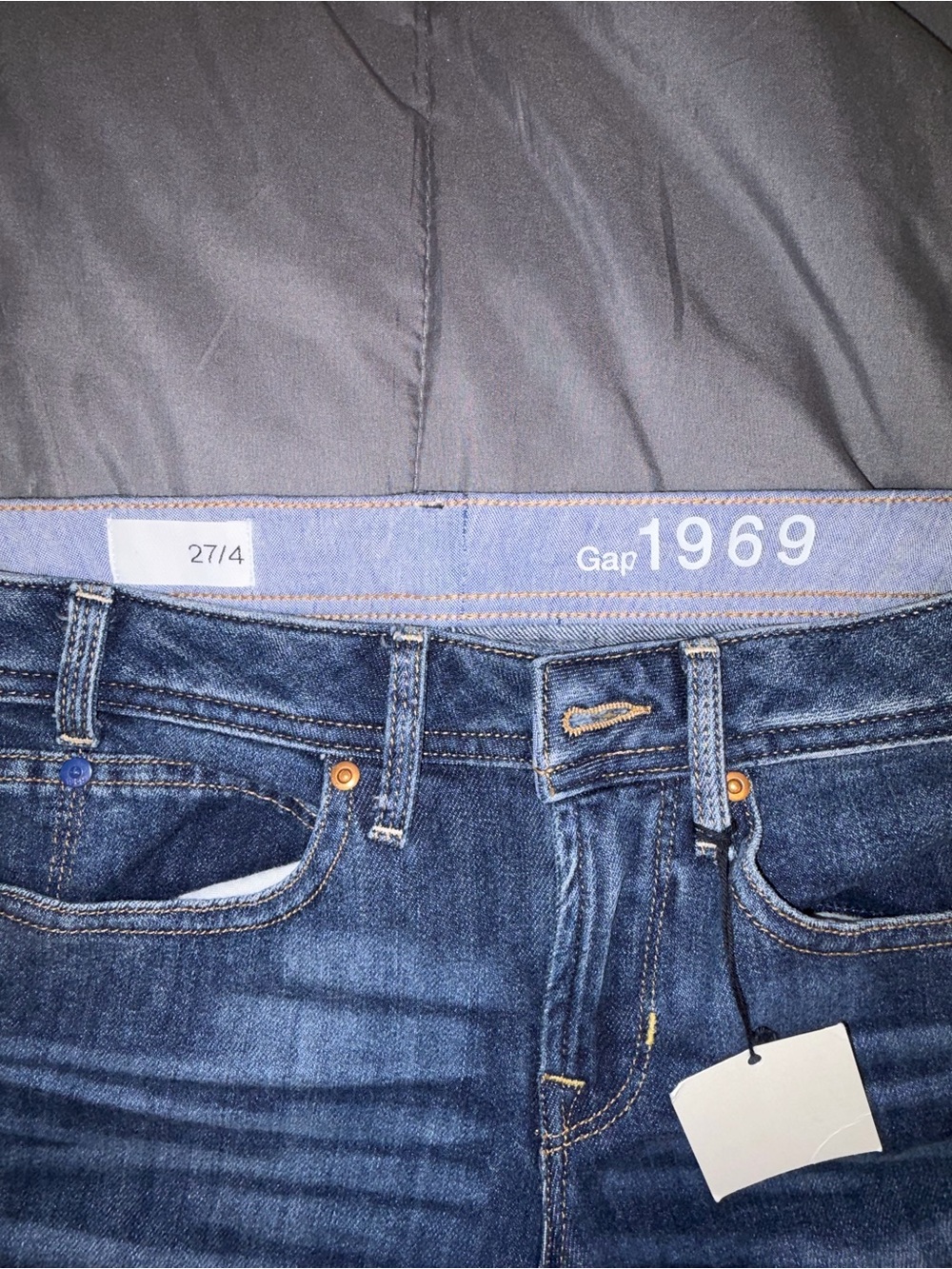 Gap 1969 Denim Shorts Size 27 NWT Medium Wash Raw Hem - Picture 3 of 7